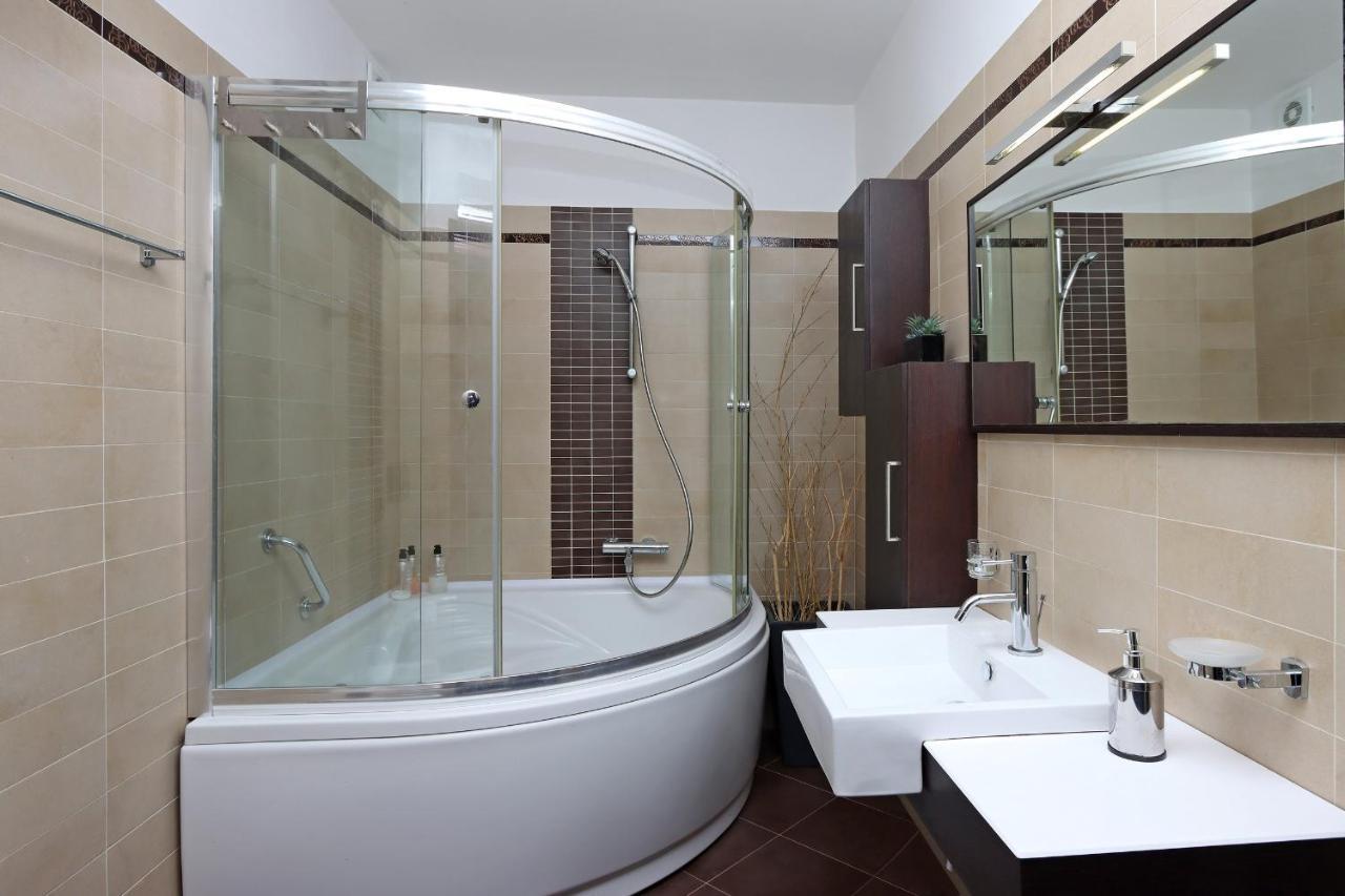 Starry Night - Smart Tv, Extra Big Bed, Big Bathtub, Private Parking, Sea View, Wifi, 2Bedrooms โวโลสโก ภายนอก รูปภาพ