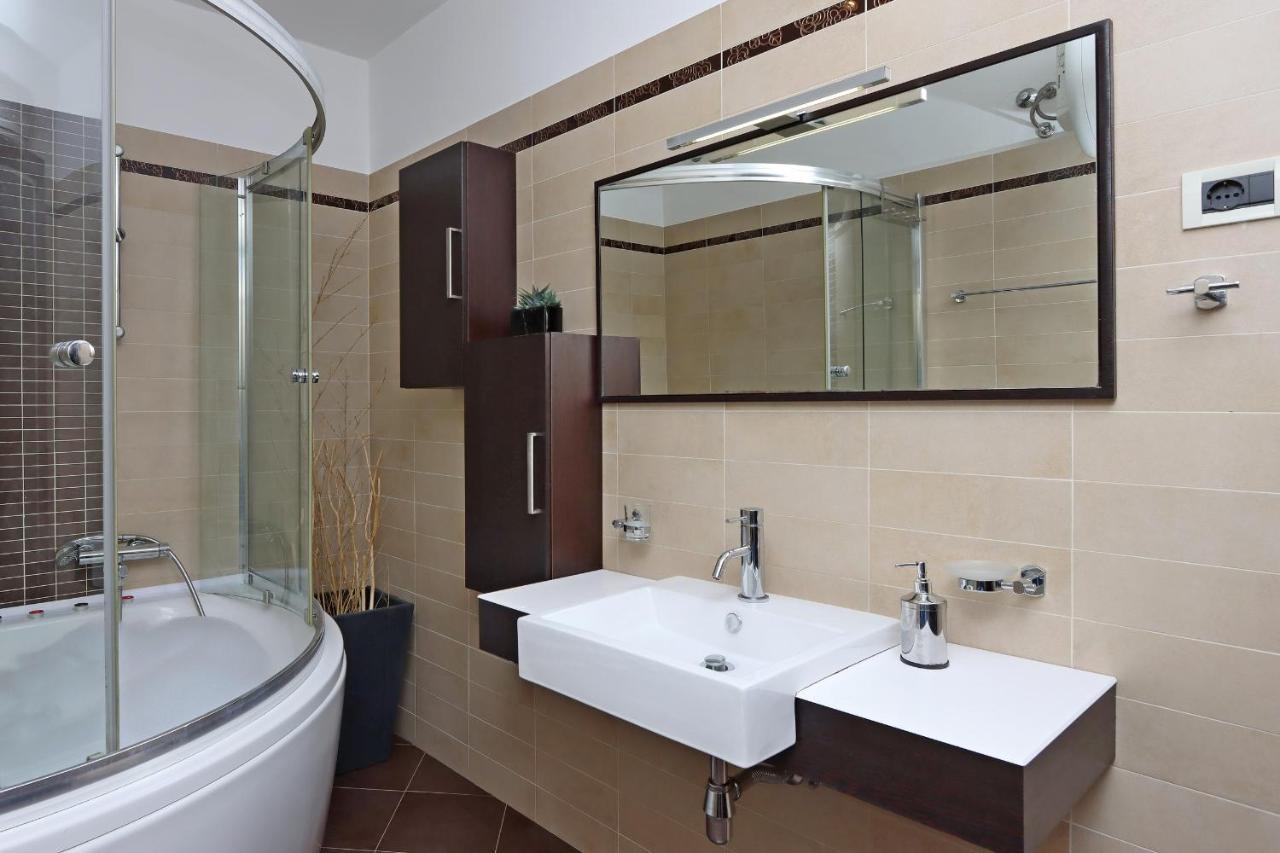 Starry Night - Smart Tv, Extra Big Bed, Big Bathtub, Private Parking, Sea View, Wifi, 2Bedrooms โวโลสโก ภายนอก รูปภาพ